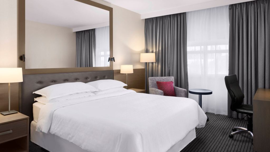 lhrsi-room-0084-hor-wide lhrsi-room-0084-hor-wide